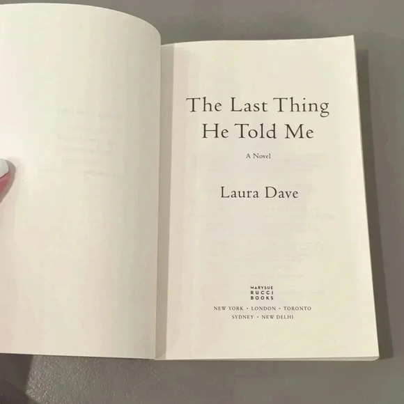 The Last Thing He Told Me - Laura Dave Softcover Book - Picture 5 of 5